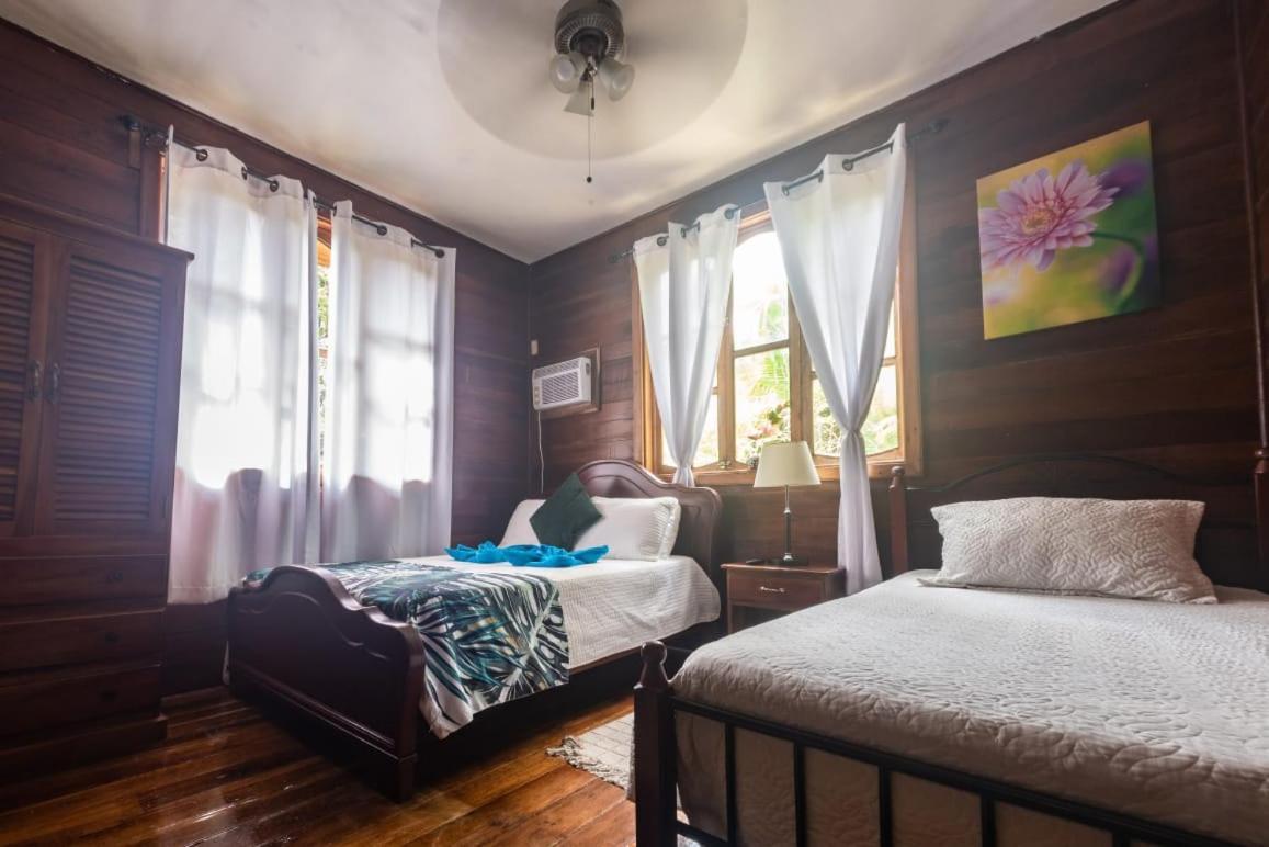 Hotel Tierra Verde Bed And Breakfast Бокас дел Торо Екстериор снимка