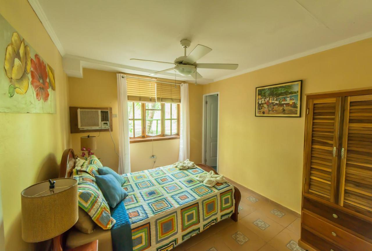 Hotel Tierra Verde Bed And Breakfast Бокас дел Торо Екстериор снимка