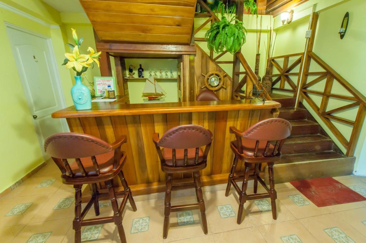 Hotel Tierra Verde Bed And Breakfast Бокас дел Торо Екстериор снимка